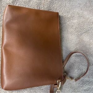 Madison west wristlet, roomy l, excellent condition